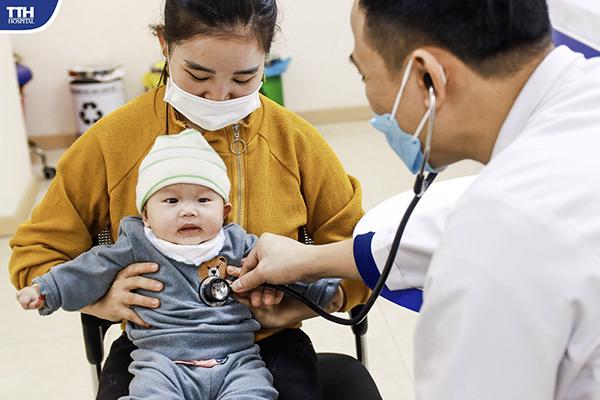 Viêm phổi, biểu hiện của bệnh viêm phổi, viêm phổi ở trẻ em - BỆNH VIÊM PHỔI Ở TRẺ EM